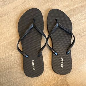 Old Navy Sandals MULTIPLE SIZES/ LARGE BUNDLE